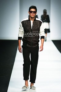 Barli Asmara Senayan City. Jakarta Fashion Week 2015 at Senayan City. Jakarta. [Foto: Mohammad Abduh/Wolipop]