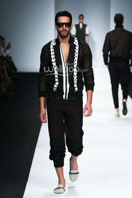 Barli Asmara Senayan City. Jakarta Fashion Week 2015 at Senayan City. Jakarta. [Foto: Mohammad Abduh/Wolipop]