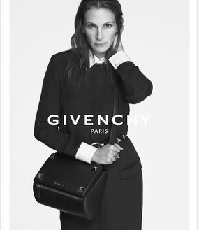 Jadi Model di Usia 47, Berapa Bayaran Julia Roberts?