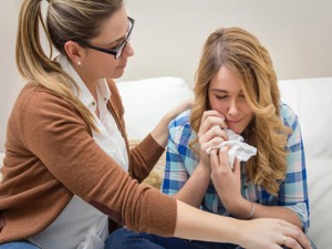 Orang Tua, Begini Tips Menghadapi Anak Remaja yang Mudah Galau