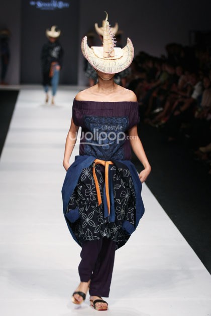 Spous by Priyo Oktaviano Senayan City.  Jakarta Fashion Week 2015 at Senayan City. Jakarta. [Foto: Mohammad Abduh/Wolipop]