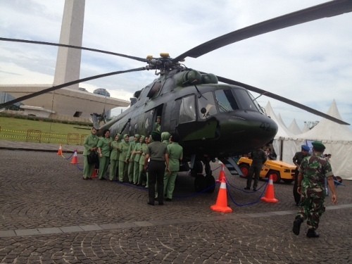Peringati Hari Juang Kartika, TNI AD Pamerkan Alutsista di Monas Gratis