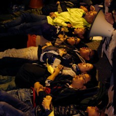 209 Demonstran Hong Kong Ditangkap, Termasuk Penyanyi dan Anggota Parlemen