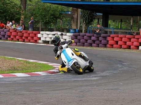 Ketika Kutu Ikut Balapan Scooter