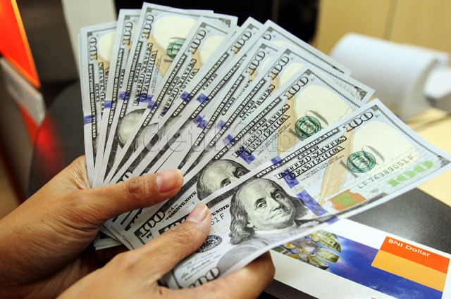 Dolar Naik Di Bank Harganya Nyaris Rp 12 500