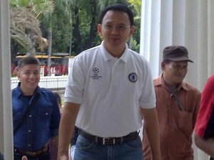 Ahok Pakai Baju Klub Chelsea ke Museum Nasional untuk Orasi Antikorupsi