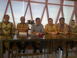 Nurdin Halid Sindir Agung Laksono: Dia Ditolong ARB Jadi Menteri