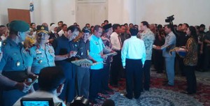 Ahok Serahkan 546 DIPA 2015 Senilai Rp 21,08 Triliun