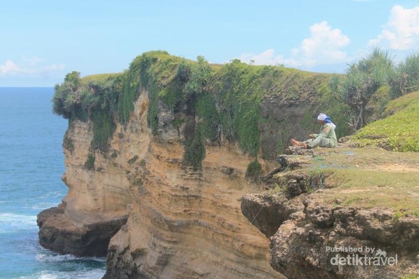 Begini Indahnya Pantai Klayar Dari Ketinggian