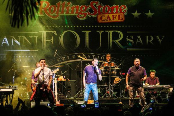 Foto: Konser Kahitna di Ultah Rolling Stone Cafe