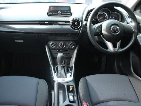 Menguji Fitur dan Teknologi Mazda2 Model Terbaru