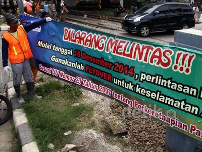 Besok, Perlintasan KA di Rawa Buaya Ditutup