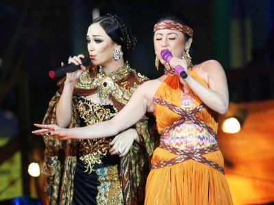 Goyangan Ayu Ting Ting, Zaskia Gotik dan Depe di HUT Transmedia