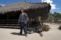 Sementara Nicholas Saputra hadir dengan sosok pendekar misterius yang 'dingin'. (Dok Miles Production)