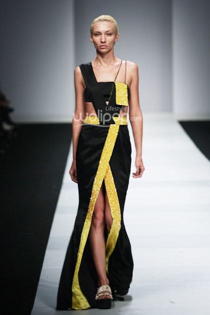 Hartono Gan Mazda in Association. Jakarta Fashion Week 2015 at Senayan City. Jakarta. [Foto: Mohammad Abduh/Wolipop]