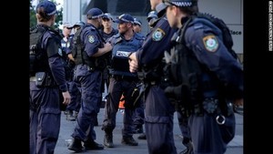 Detik Terakhir Saat Penyanderaan di Sydney Berakhir dengan Baku Tembak