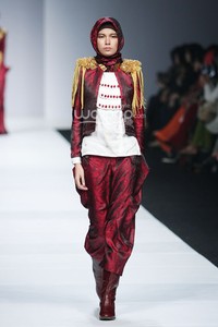 Anggia Mawardi Secret Garden. Jakarta Fashion Week 2015 at Senayan City. Jakarta. [Foto: Mohammad Abduh/Wolipop]