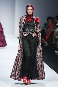 Anggia Mawardi Secret Garden. Jakarta Fashion Week 2015 at Senayan City. Jakarta. [Foto: Mohammad Abduh/Wolipop]