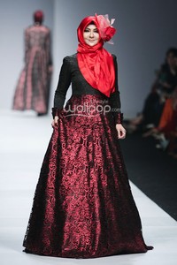 Anggia Mawardi Secret Garden. Jakarta Fashion Week 2015 at Senayan City. Jakarta. [Foto: Mohammad Abduh/Wolipop]