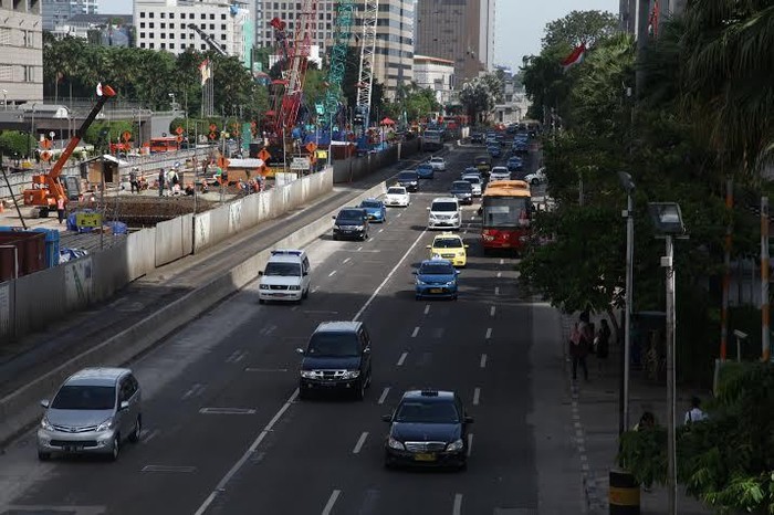 Berapa Besar Tilang Bagi Pemotor yang Nekat Melintas di HI?