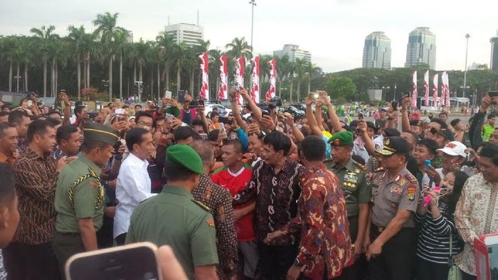 Usai Dilantik, Wagub DKI Djarot Langsung Temani Jokowi di Monas