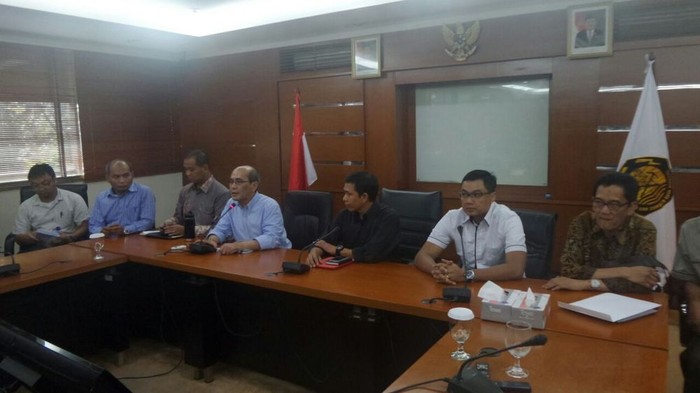 Faisal Basri: Impor BBM Lebih Murah 10% Dibandingkan dari Kilang Pertamina