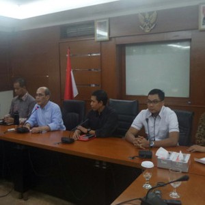 Faisal Basri: Impor BBM Lebih Murah 10% Dibandingkan dari Kilang Pertamina