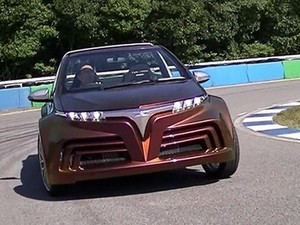 Toyota Uji Mobil Bertampang Aneh, Tes-Cross