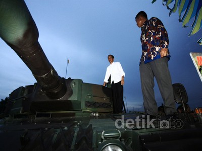 Jokowi Tinjau Pameran Alutsista TNI AD