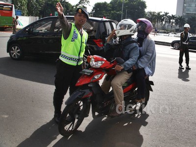 Polisi Alihkan Pemotor dari HI ke Kebon Kacang