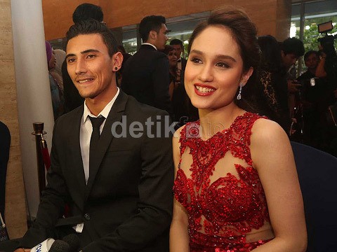 Cinta Laura Digebet Adik Pesepakbola Ronaldo, Ibunda: Jangan Digosipin Dulu