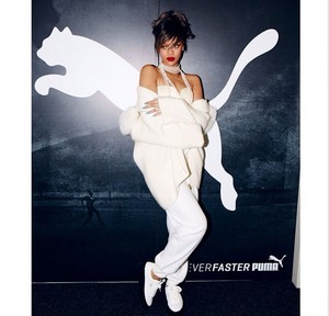 Rihanna Menjadi Desainer Baru Brand Puma