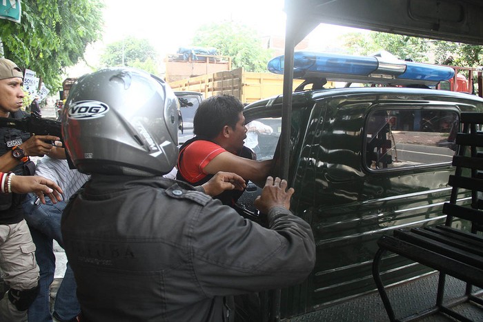 Begini Suasana Tegang saat Polisi Menembak Mati Penyandera Siswi SD