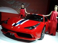     Mobil spektakuler pertama tahun ini Ferrari 458 Speciale. Super car ini disokong mesin V8 4.497 cc yang mampu menghasilkan tenaga 605 Hp pada 9.000 rpm dan torsi 540 Nm pada 6.000 rpm. (istimewa/Ferrari).