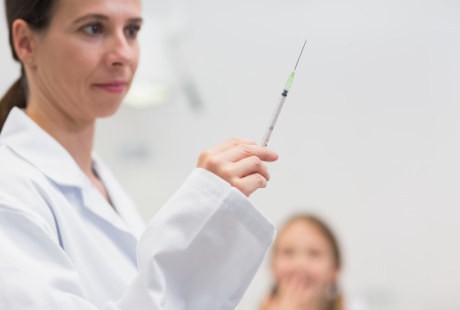 Vaksinasi 3 Kali Seumur Hidup, Risiko Kanker Serviks Bisa Dibabat