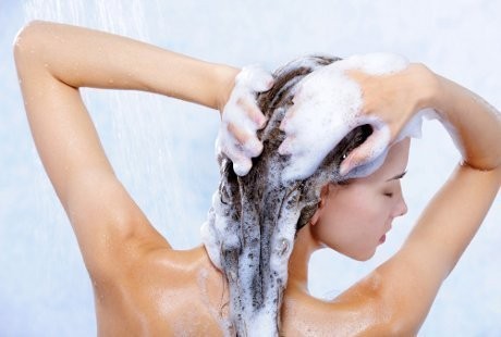 Ketombe yang Begini Tak Cukup Dibawa ke Salon, Harus ke Dokter Kulit