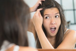 Ketombe Bisa Menular, Mitos atau Fakta? Begini Kata Para Dokter