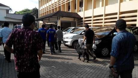 Selain Narkoba, BNN Temukan Sajam dan Botol Miras di Kampus UKI Cawang