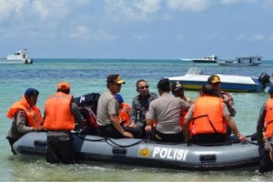 Blusukan ke Pulau Ndao NTT, Kapolri Imbau Warga Laporkan Pencurian Ikan