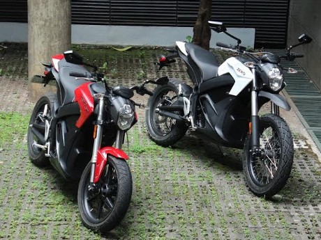 Pengalaman Keliling Ibu Kota Naik Motor Listrik