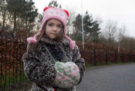 Kena Alergi Langka, Niahm Tak Bisa Main Salju