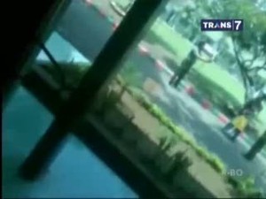 Menegangkan! Ini Rekaman Detik-detik Saat Siswi SD di Gresik Disandera