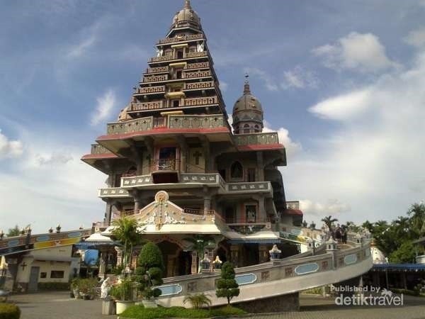 6 Destinasi Wisata Religi yang Pas Dikunjungi Saat Natal