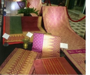 Okke Rajasa Pamerkan Songket Sumatera untuk Angkat Budaya Melayu