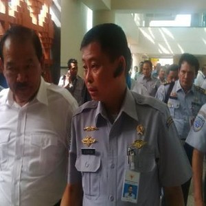 Blusukan, Menhub Jonan Sisir Kondisi X-Ray Hingga Toilet Bandara Ngurah Rai