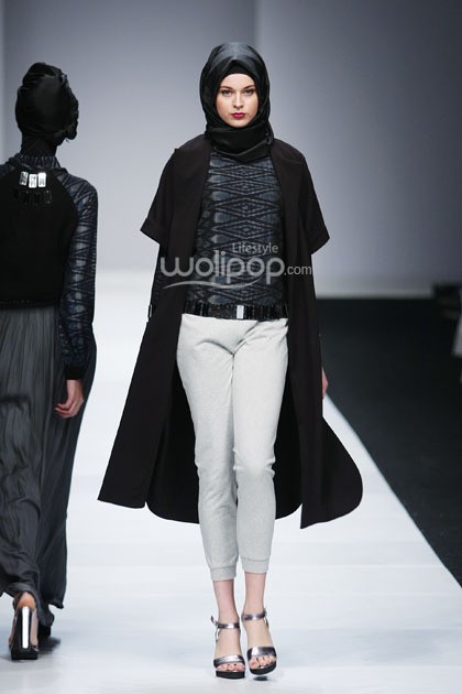 Rani Hatta Witchery of Mandalika. Jakarta Fashion Week 2015 at Senayan City. Jakarta. [Foto: Mohammad Abduh/Wolipop]