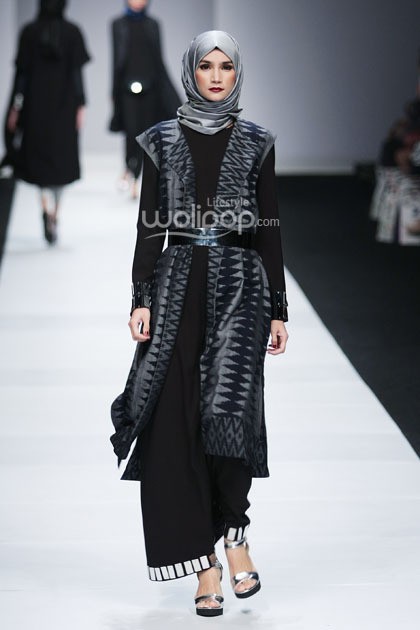 Rani Hatta Witchery of Mandalika. Jakarta Fashion Week 2015 at Senayan City. Jakarta. [Foto: Mohammad Abduh/Wolipop]