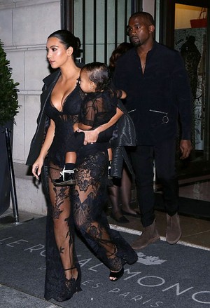 Wow, Kanye West Beri Kado Natal untuk North Seharga Rp 1 Miliar