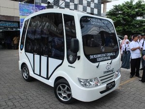 Mobil Bertenaga Matahari Ini Mampu Berjalan Sejauh 110 Km