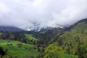 Salju Abadi & 4 Fakta Tentang Mount Titlis di Swiss
